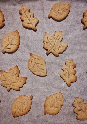 Foto di Biscotti foglie d'autunno al caffè