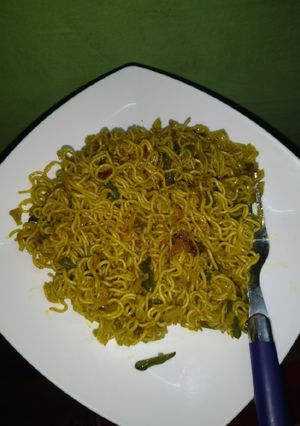 টক ঝাল মিষ্টি নুডলস রেসিপির প্রধান ছবি
