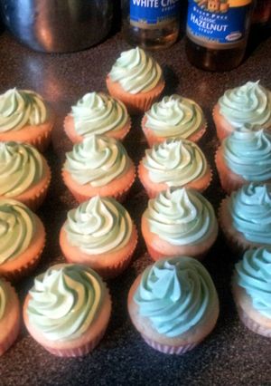 A picture of Monster Energy Drink cupcakes.