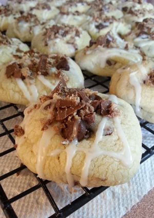 A picture of Kit Kat Stuffed Soft Baked " Chocolate Chip Cookies ".