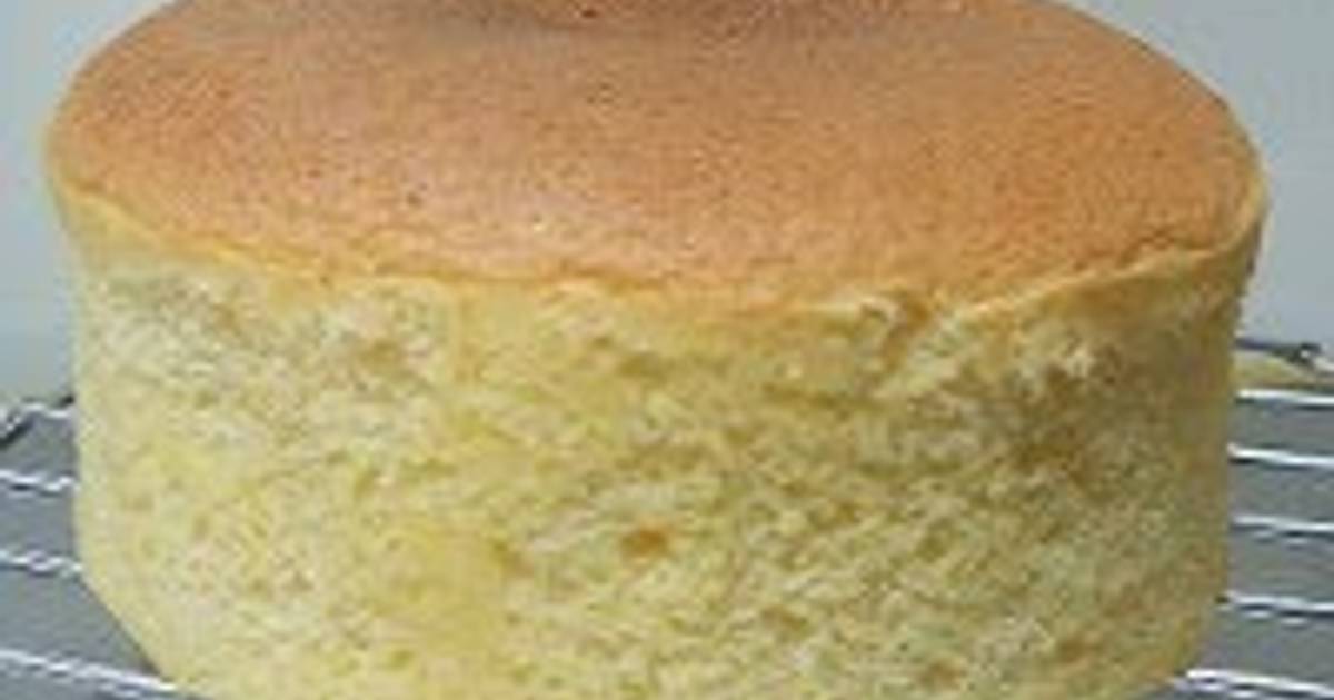 Best Vanilla Sponge Cake Recipe - Soft & Fluffy - Sweetly Cakes