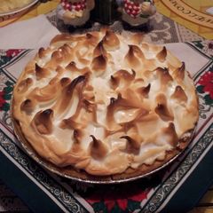 A picture of Easy lemon meringue pie.