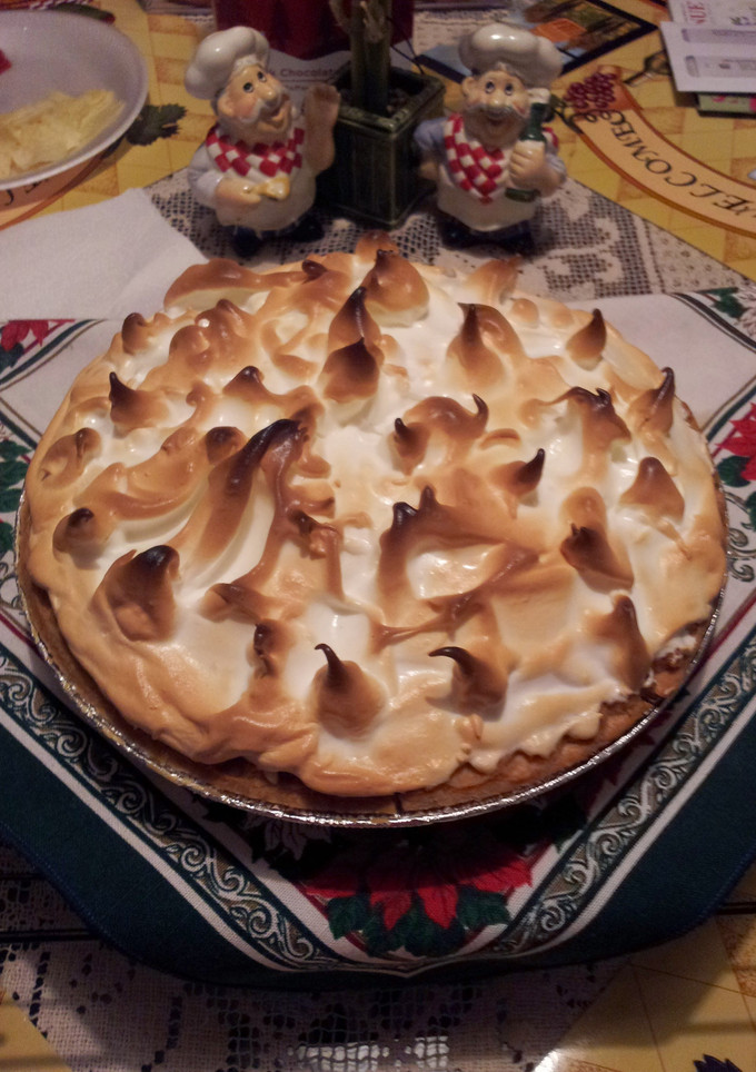 A picture of Easy lemon meringue pie.