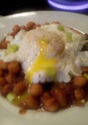 A picture of Sunshne's Chorizo chick peas breakfast.