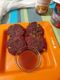 বিট রুট টিক্কি (Beetroot tikki recipe in Bengali) রেসিপির প্রধান ছবি