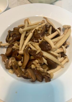 Hình của món Nấm xào tỏi (chay).