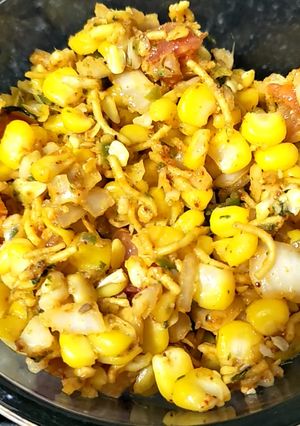 મકાઈ ની ભેળ (Corn Bhel Recipe In Gujarati) રેસીપી મુખ્ય ફોટો
