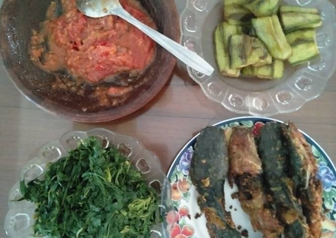 Resep: Lele sambal lalapan Menu Enak Dan Mudah Dibuat