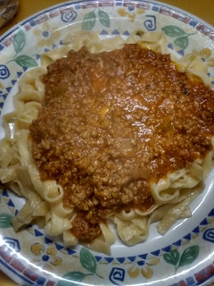 Una foto de Fideos con salsa bolognesa