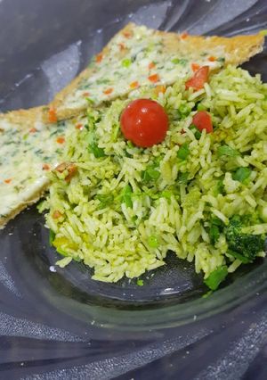A picture of Basil pesto Rice.