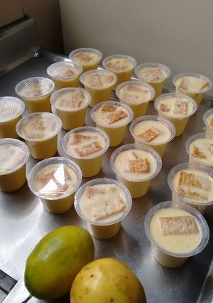 Una foto de Postre de maracuyá