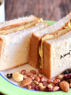 花生醬厚蛋吐司(簡單早餐) 的食譜成品照片