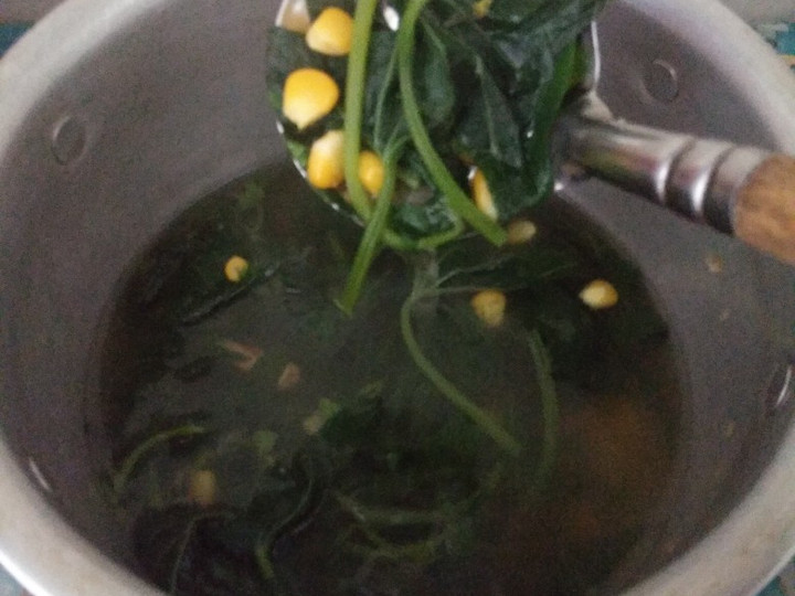 Langkah Mudah untuk Membuat Sayur bening seger jagung manis + daun ubi jalar (godhong telo), Menggugah Selera