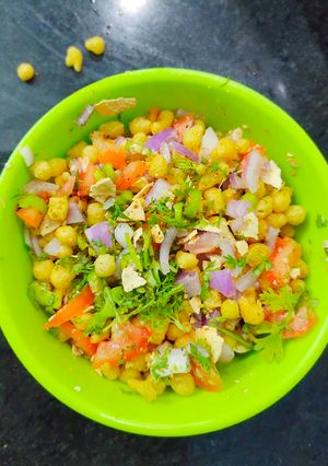 A picture of Boondi Papad Bhel.