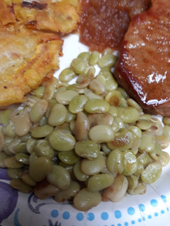 A picture of Lima Beans and Shallots.