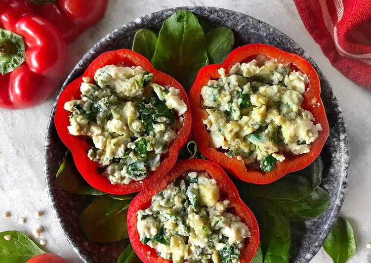 Scrambled eggwhite stuffed bell peppers