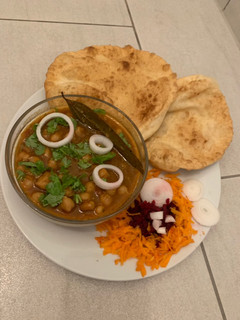 A picture of Chole Bhatura.