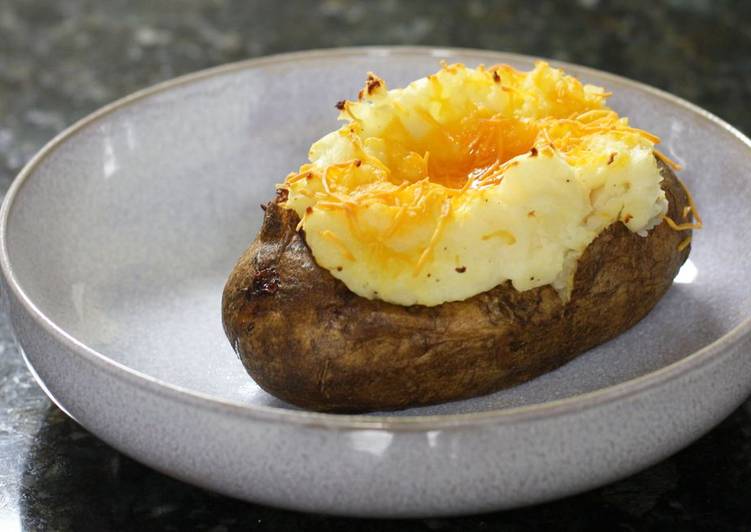 Stuffed Baked Potatoes with bacon and cheddar cheese #potato