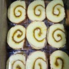 "Roll Cake Untuk Dijual" রেসিপির প্রধান ছবি