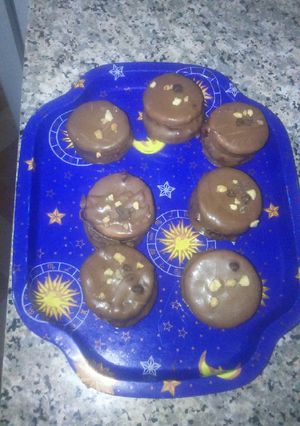 Una foto de Alfajorcitos relleno de frutos rojos livianos