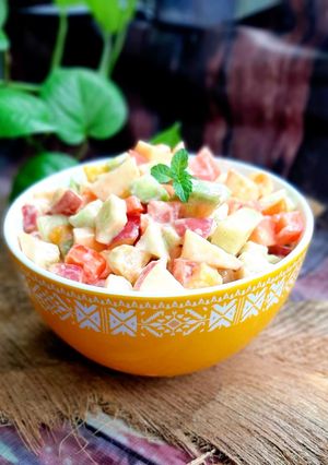 রাশিয়ান ফ্রুট সালাদ। রেসিপির প্রধান ছবি