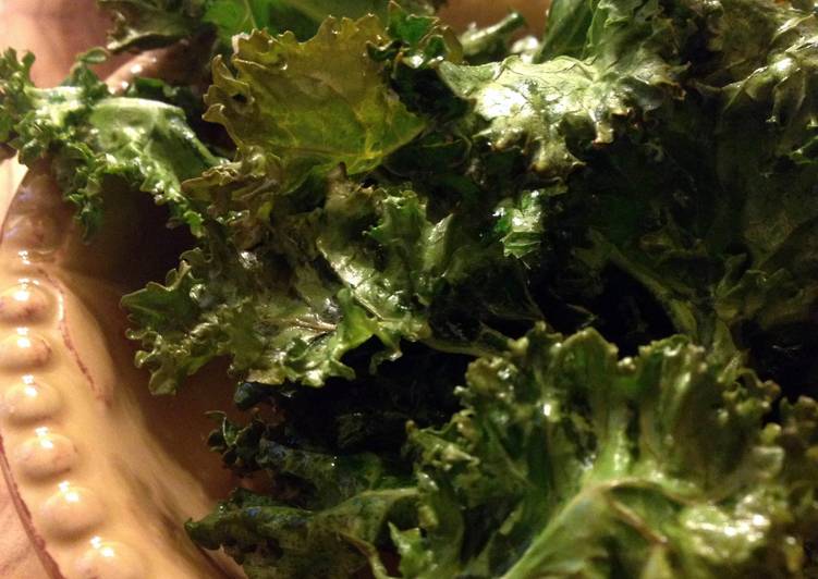 How to Make Speedy Kale Chips