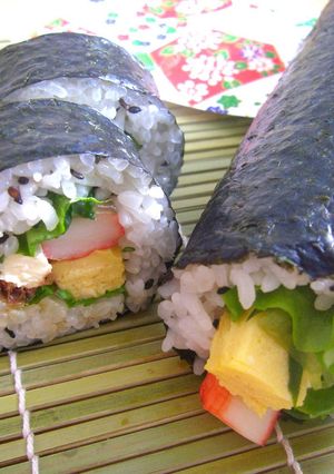 A picture of Ehou-maki (Futomaki Sushi) for Setsubun.