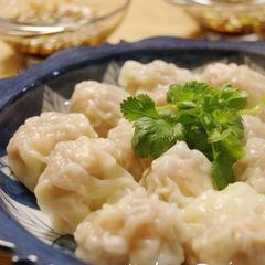 A picture of Plump and Juicy! Shrimp Wonton Dumplings.