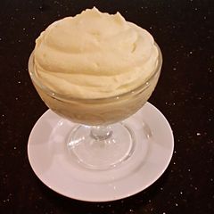 A picture of Vanilla Marscapone Cream Filling / Frosting.