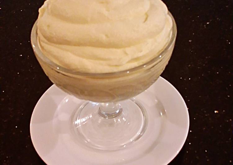 Recipe of Perfect Vanilla Marscapone Cream Filling / Frosting