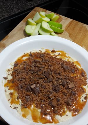 A picture of Caramel Cheesecake Apple Dip.