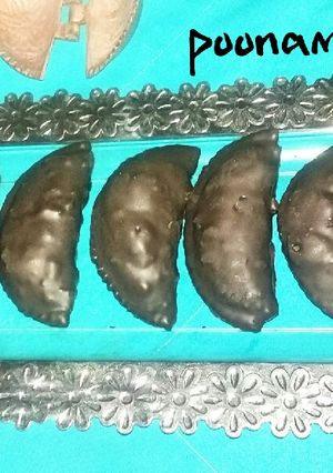 A picture of Chocolate gujiya.