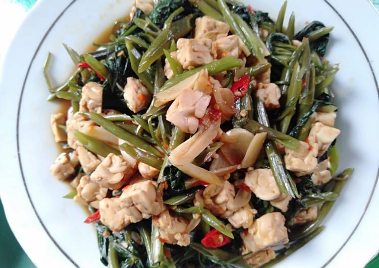 Tumis kangkung tempe