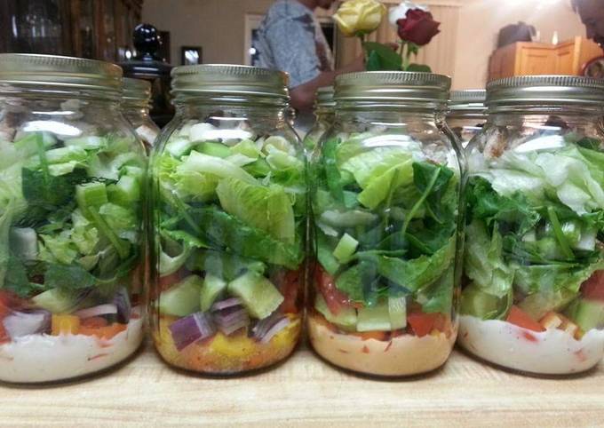 How to Prepare Super Quick Homemade Make Ahead Mason Jar Salads