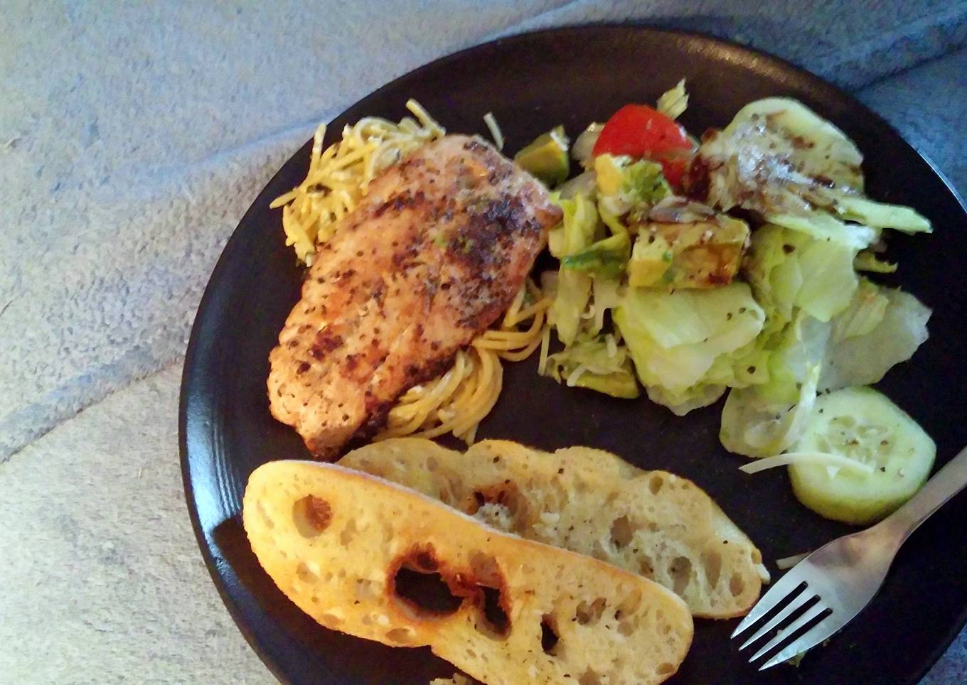 Pan seared Salmon with Garlic lemon pasta