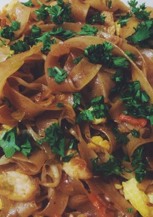 A picture of Easy Chicken Pad Thai.