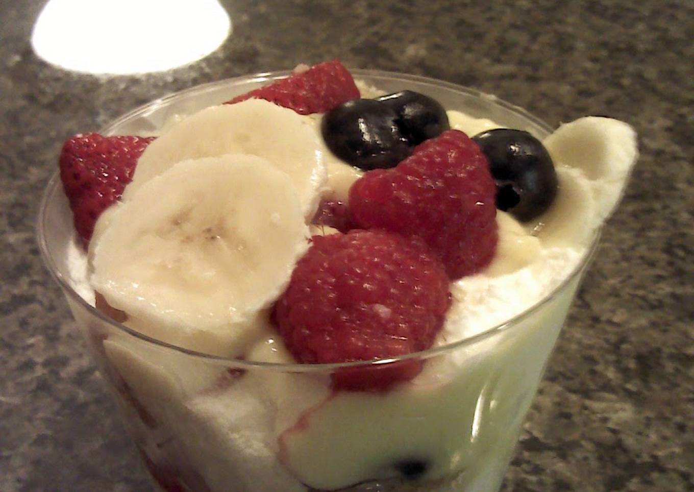 Berry banana cups