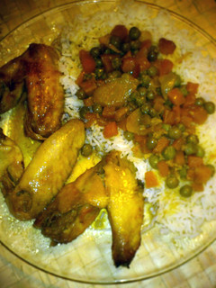A picture of L's Sweet Chicken Wings with Peas & Carrots.