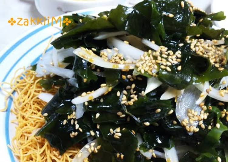 Simple Way to Prepare Favorite Crunchy Salad with Deep-Fried Yakisoba Noodles &amp; Thick Soup
