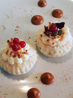 Una foto de Hojaldres con crema de chocolate blanco