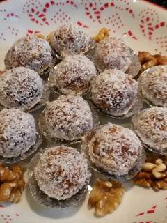 A picture of Dawaco balls.