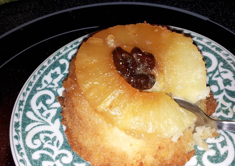Recipe of Speedy Pineapple upsidedown muffincakes