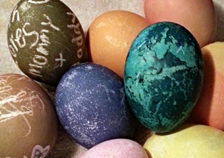 How to Make Homemade Tinklee&#39;s Dyed Easter Eggs