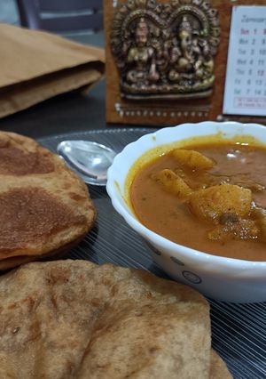 লুচি তরকারী রেসিপির প্রধান ছবি