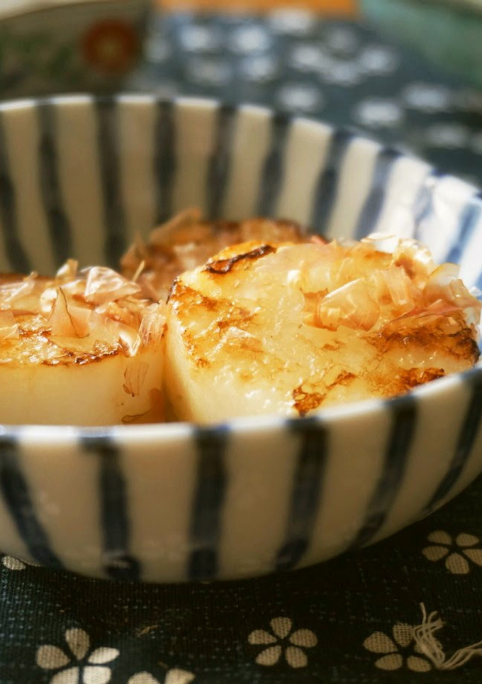 A picture of Soft & Steaming Yam Steaks.