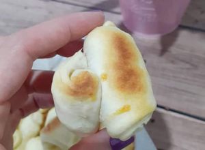 Una foto de Cuernitos de manteca y queso