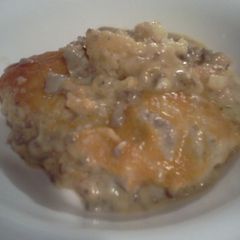 A picture of Cheesy cheesy tater tot casserole.