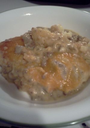 A picture of Cheesy cheesy tater tot casserole.