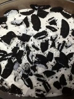 A picture of Oreo dessert.
