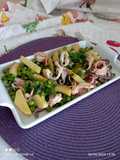 Insalata con patate,piselli e calamari